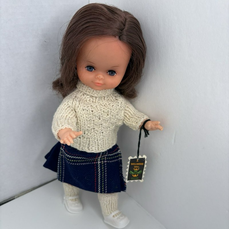 Wellwood Doll Selkirk Scotland Hand-Dressed w/ Original Tag & Tartan Outfit