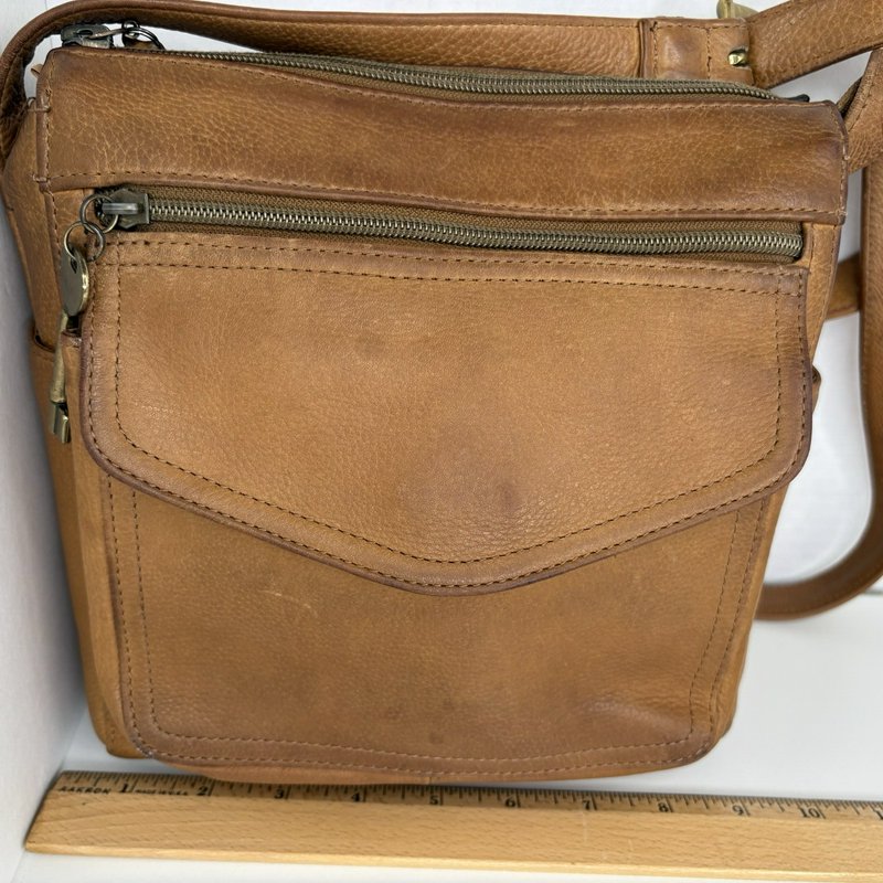 Fossil 75082 Tan Leather Crossbody Bag w/ Key Charm Brass Hardware Vintage