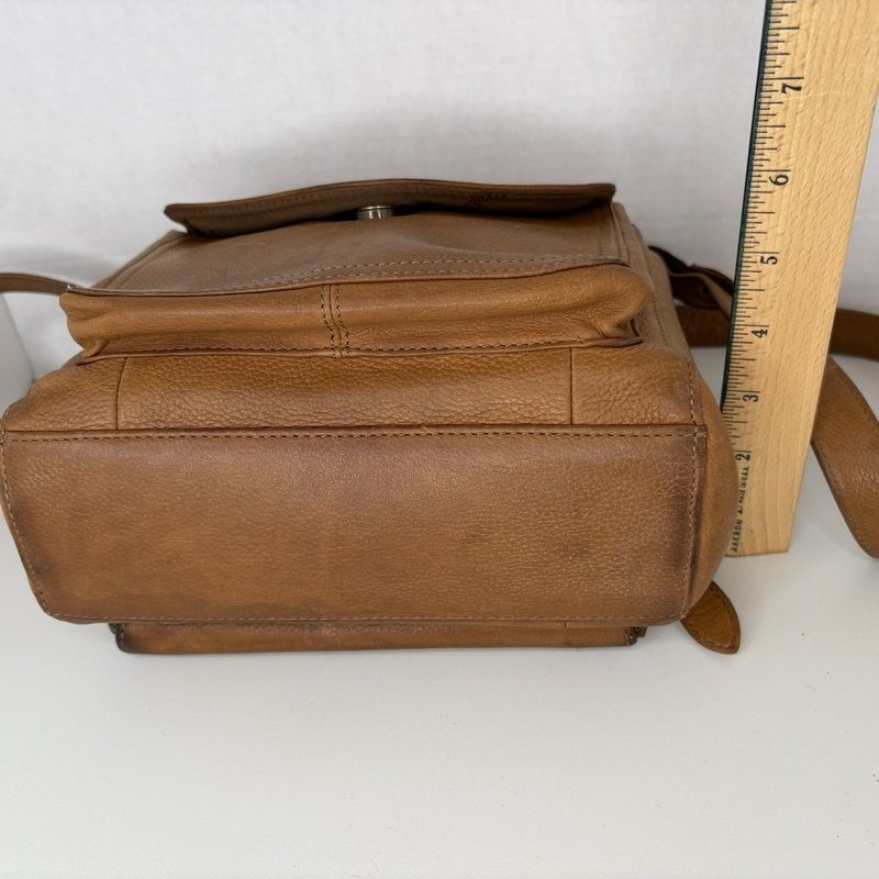 Fossil 75082 Tan Leather Crossbody Bag w/ Key Charm Brass Hardware Vintage