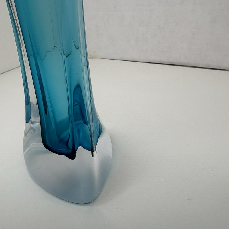 Jonathan Winfisky Signed Teal Fluted Art Glass Vase 2000 Studio Glass