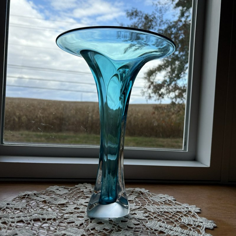 Jonathan Winfisky Signed Teal Fluted Art Glass Vase 2000 Studio Glass