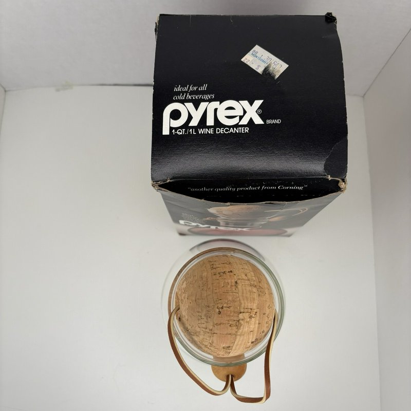 Vintage Pyrex 8010 Wine or Cold Beverage Decanter w/ Box 1 Qt Corning USA
