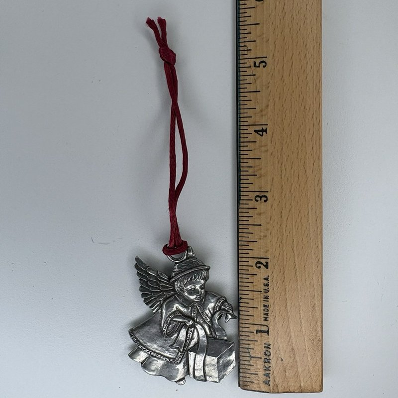 1992 Seagull Pewter Angel with Gift Christmas Ornament Nova Scotia Canada Boxed