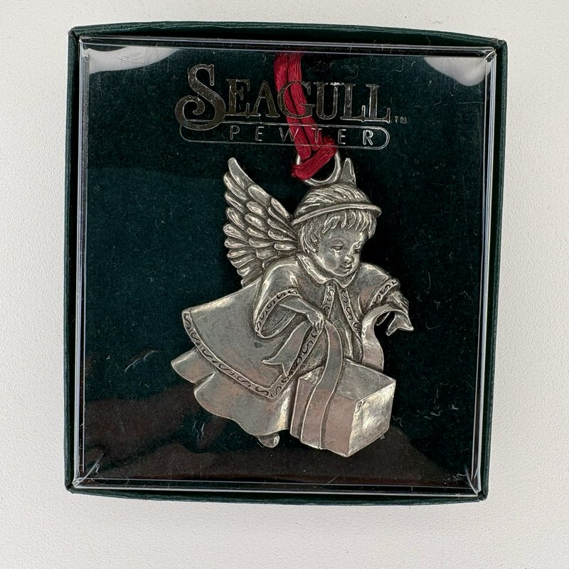 1992 Seagull Pewter Angel with Gift Christmas Ornament Nova Scotia Canada Boxed