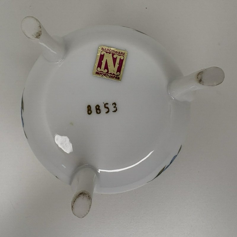 Vintage Napcoware Japan Porcelain Footed Trinket Box Floral Gold Trim 8853