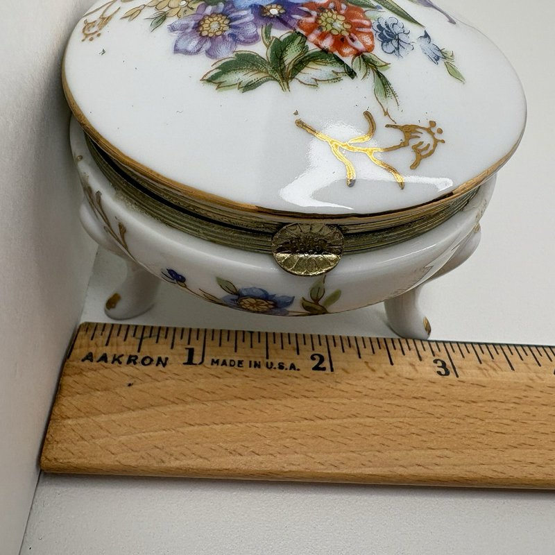 Vintage Napcoware Japan Porcelain Footed Trinket Box Floral Gold Trim 8853