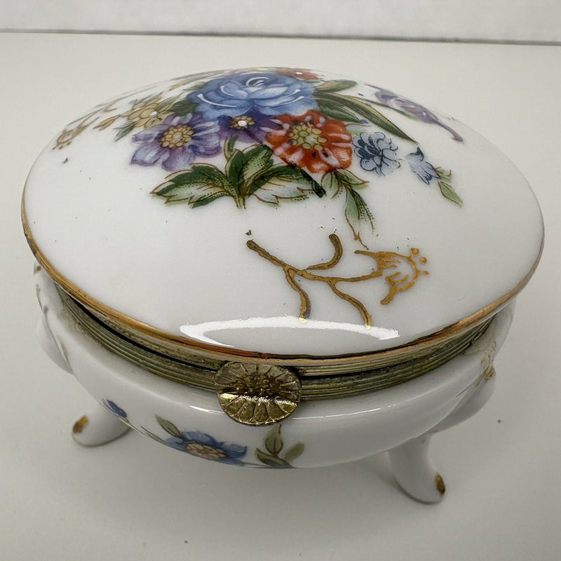 Vintage Napcoware Japan Porcelain Footed Trinket Box Floral Gold Trim 8853