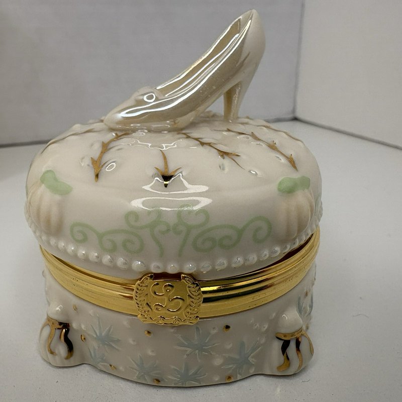 Lenox Disney Cinderella Enchanted Slipper Treasure Box w/ Charm & Original Box