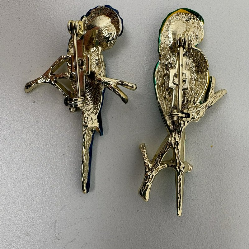 Vintage Enamel Parrot Bird Brooch Pair Rhinestone Eyes Gold Tone Pins