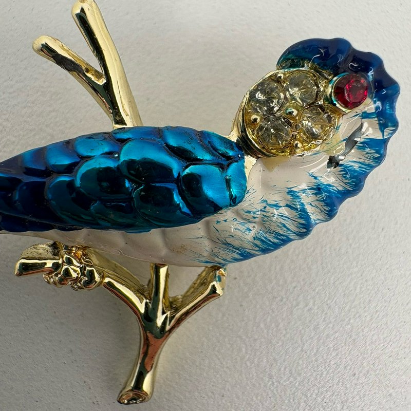 Vintage Enamel Parrot Bird Brooch Pair Rhinestone Eyes Gold Tone Pins
