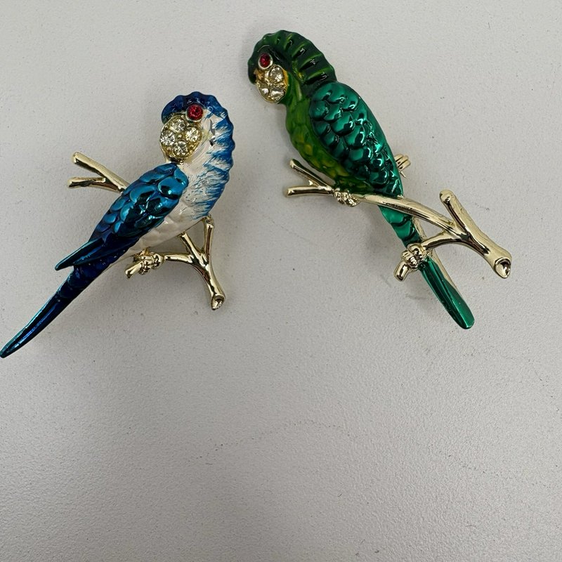 Vintage Enamel Parrot Bird Brooch Pair Rhinestone Eyes Gold Tone Pins