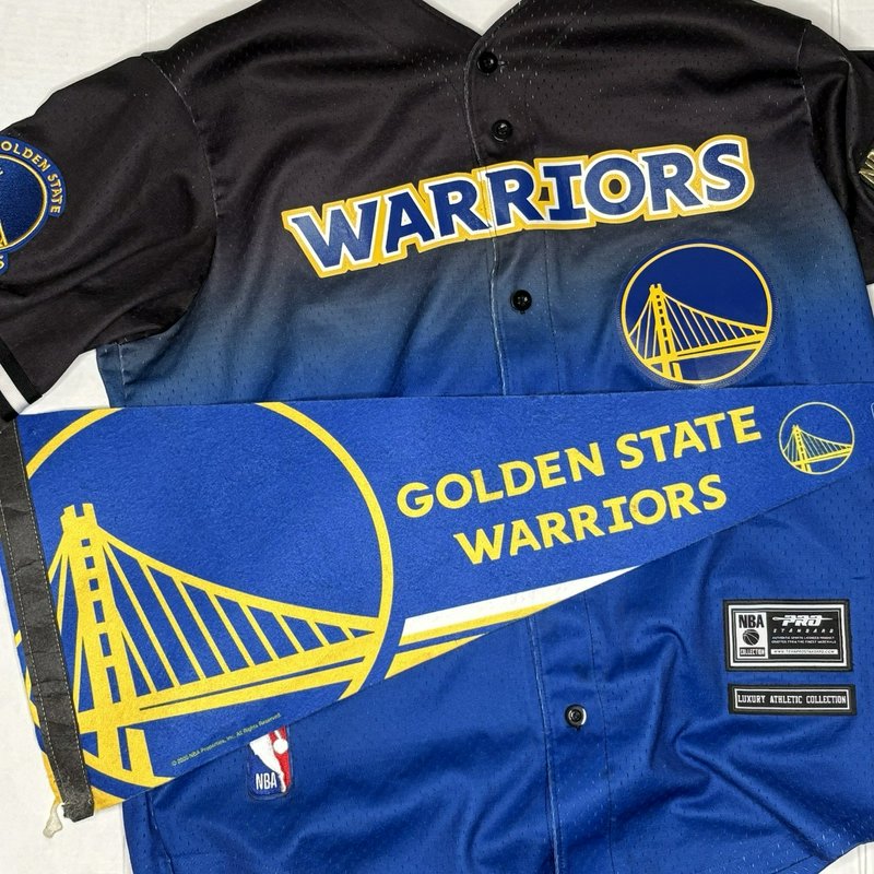 Golden State Warriors Pro Standard Jersey Size L + Felt Pennant NBA 7x Champs