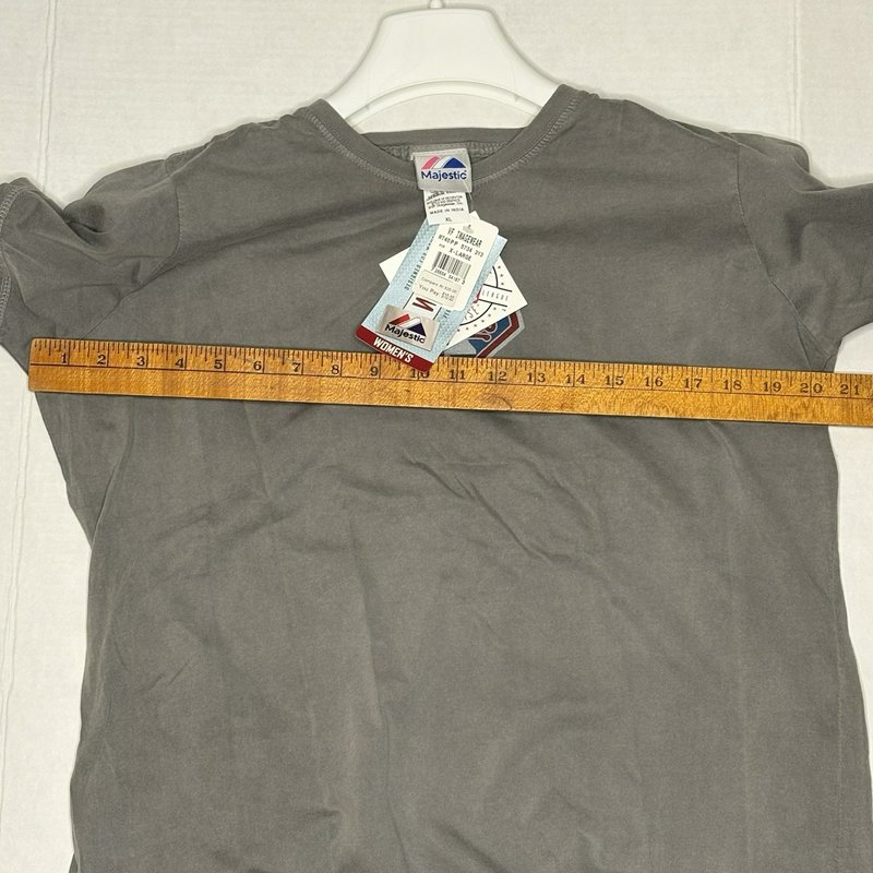 Majestic Women’s Philadelphia Phillies Gray Short Sleeve T-Shirt Size XL NWT