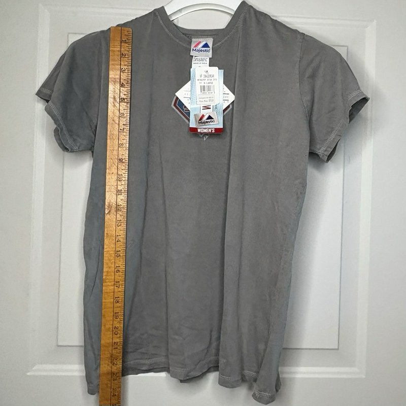 Majestic Women’s Philadelphia Phillies Gray Short Sleeve T-Shirt Size XL NWT