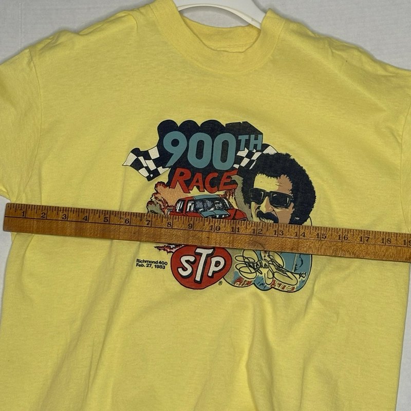 Vintage 1983 Richard Petty STP 900th Race Richmond 400 NASCAR T-Shirt XL