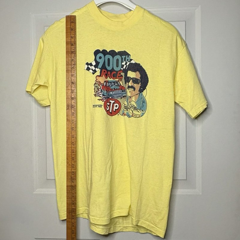Vintage 1983 Richard Petty STP 900th Race Richmond 400 NASCAR T-Shirt XL