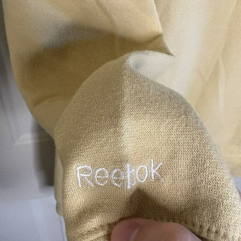 Reebok “Face Off Apparel” NHL Penguins Gold Hoodie Youth Extra Large