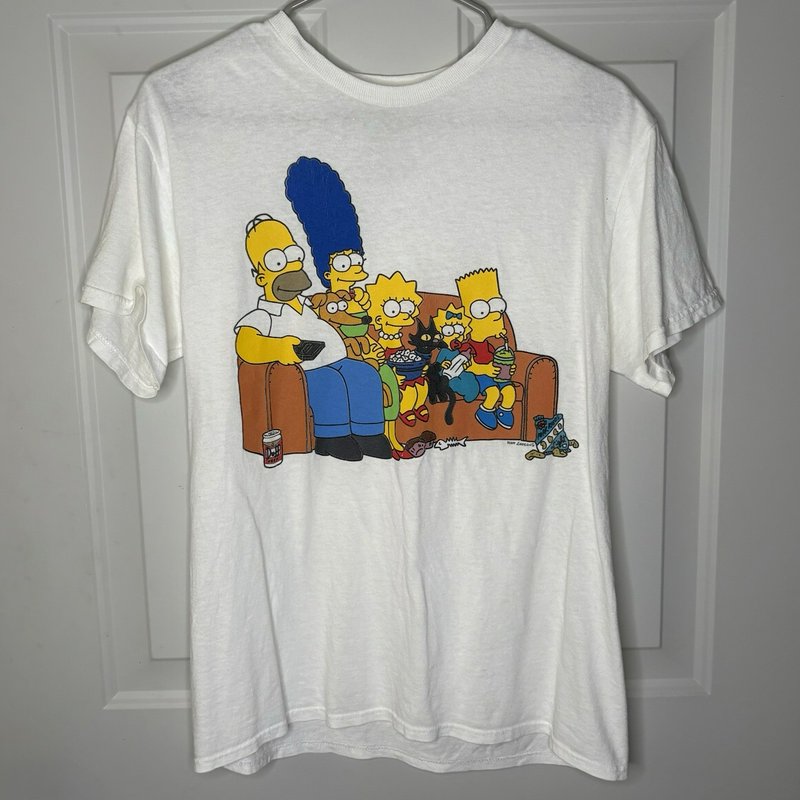 The Simpsons Family Couch Scene T-Shirt White Graphic Tee 2012 Size M