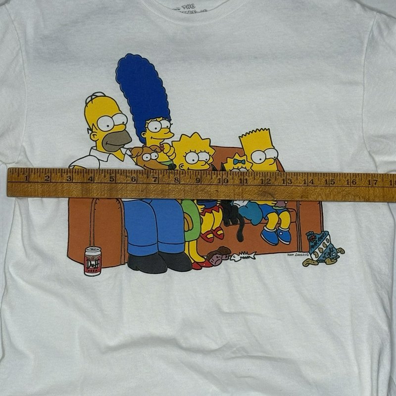 The Simpsons Family Couch Scene T-Shirt White Graphic Tee 2012 Size M