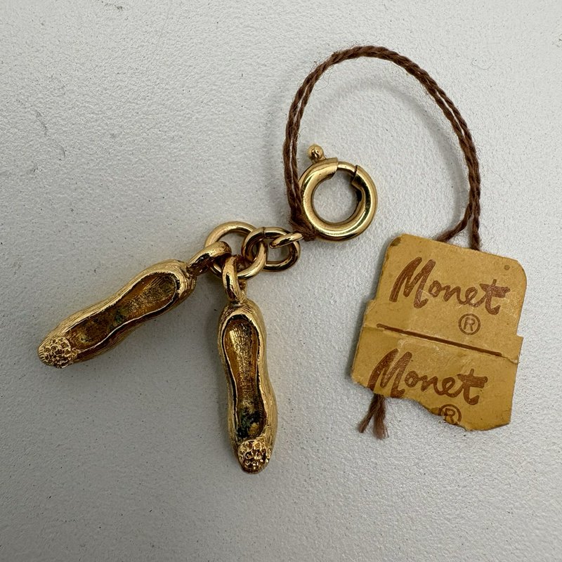 Vintage Monet Ballet Slippers Charm Goldtone Dance Shoes Pendant w/ Tag 2714