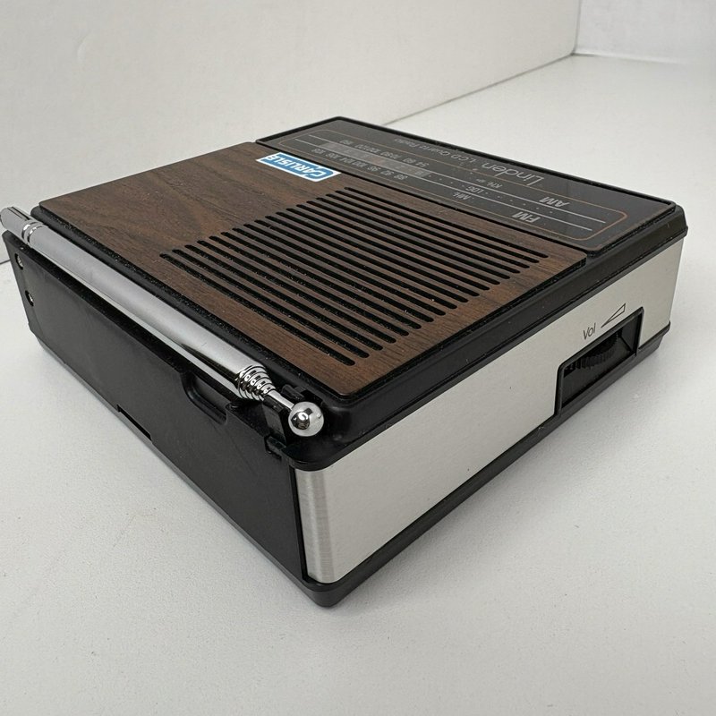 Vintage Linden Model 2510 AM/FM LCD Quartz Travel Alarm Clock Radio w/ Box