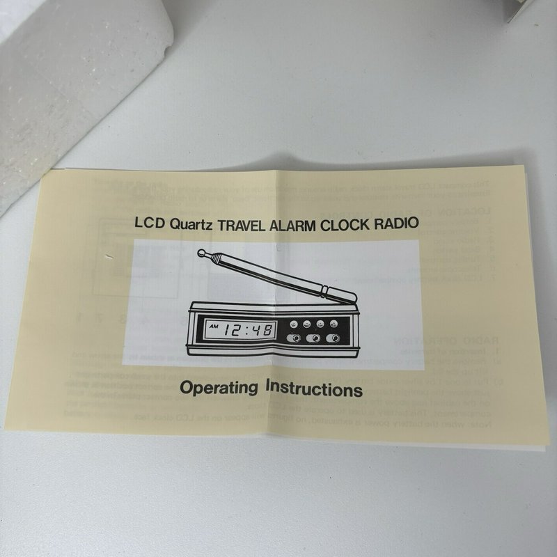 Vintage Linden Model 2510 AM/FM LCD Quartz Travel Alarm Clock Radio w/ Box
