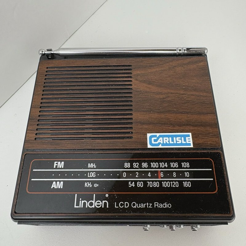 Vintage Linden Model 2510 AM/FM LCD Quartz Travel Alarm Clock Radio w/ Box