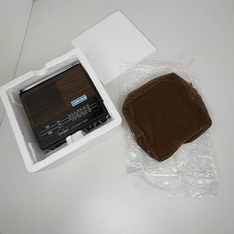 Vintage Linden Model 2510 AM/FM LCD Quartz Travel Alarm Clock Radio w/ Box