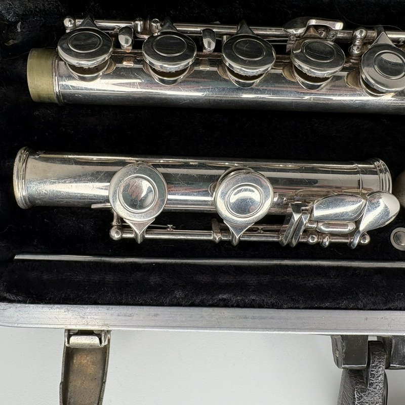 Bundy Student Flute Closed Hole Vintage Silver Tone w/ Original Hard Case