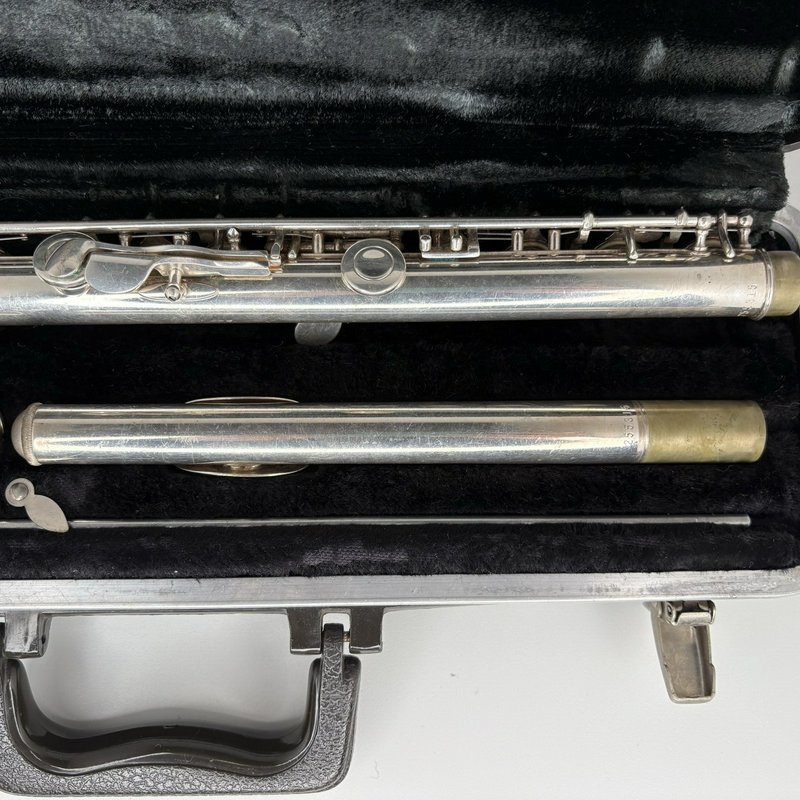 Bundy Student Flute Closed Hole Vintage Silver Tone w/ Original Hard Case