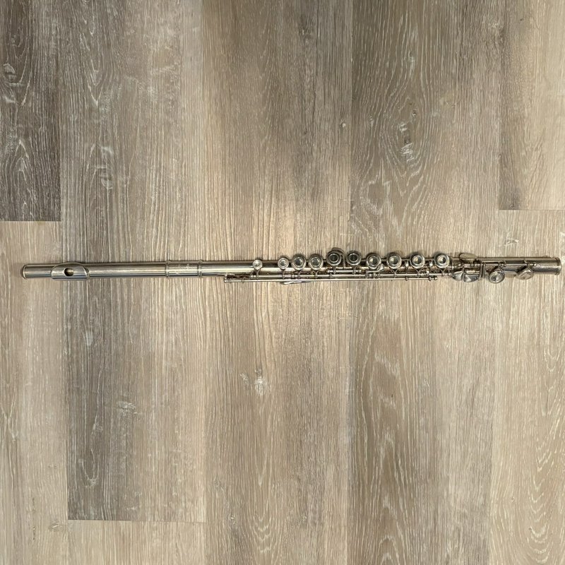 Bundy Student Flute Closed Hole Vintage Silver Tone w/ Original Hard Case