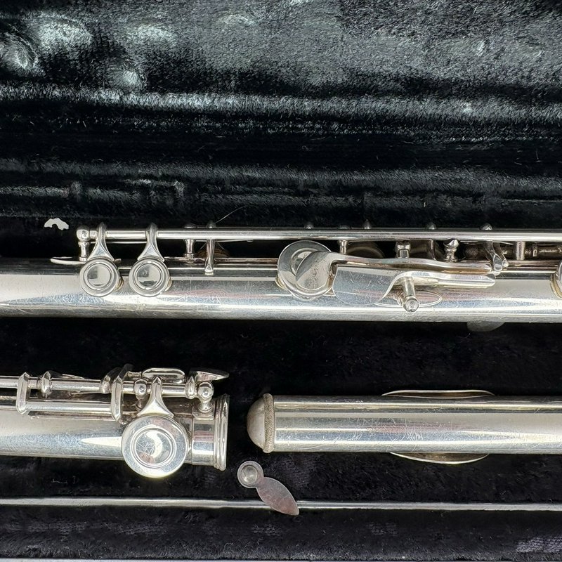 Bundy Student Flute Closed Hole Vintage Silver Tone w/ Original Hard Case