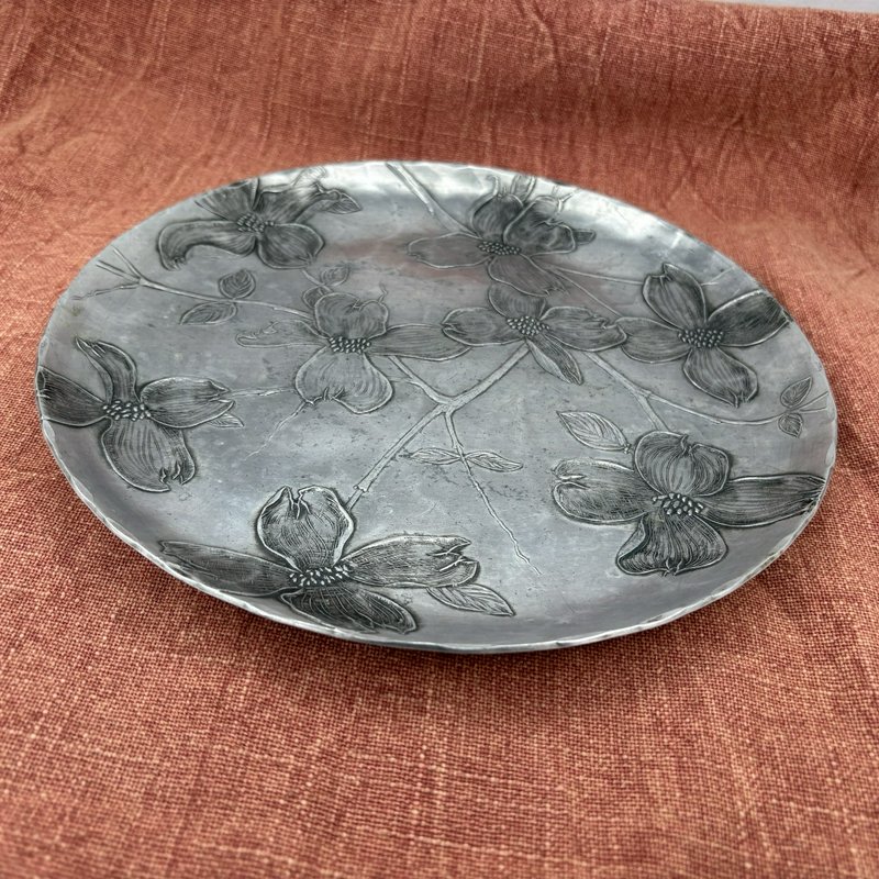 Wendell August Forge Dogwood Plate 9.75” Aluminum Pattern 565 Heller-Murray