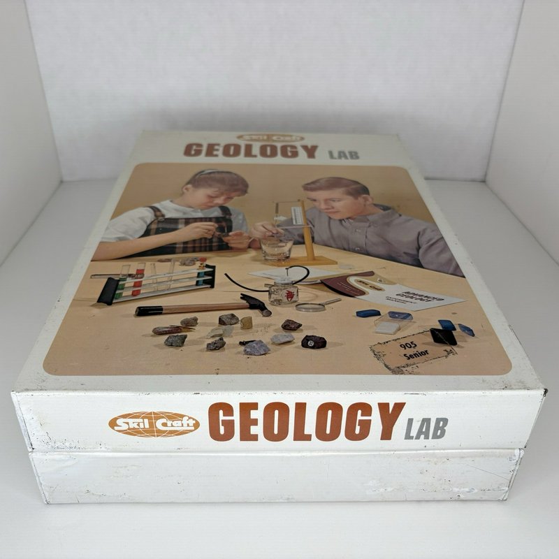 Complete 1960s Skil-Craft Geology Lab Metal Case Set Minerals Fossils & Balance