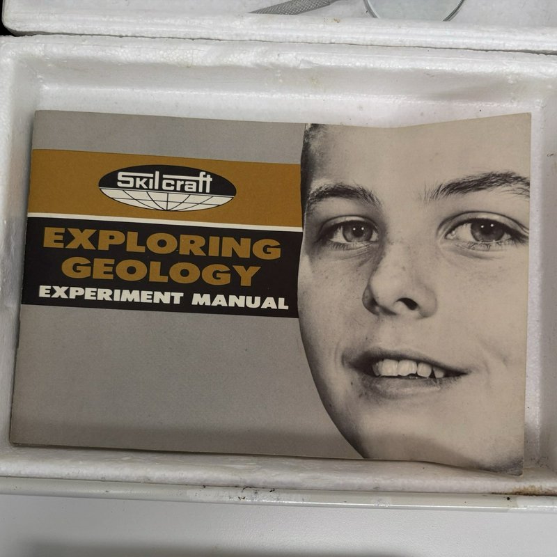 Complete 1960s Skil-Craft Geology Lab Metal Case Set Minerals Fossils & Balance