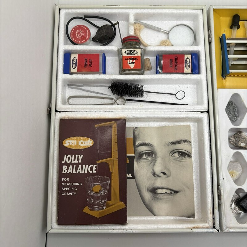 Complete 1960s Skil-Craft Geology Lab Metal Case Set Minerals Fossils & Balance