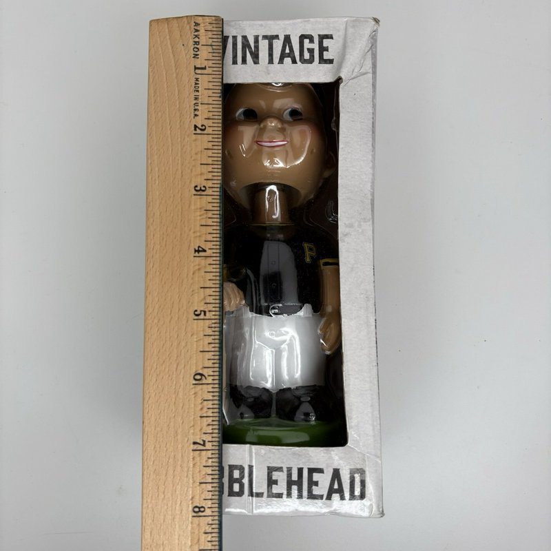 2018 Pittsburgh Pirates Vintage Style Bobblehead AT&T SportsNet Collectors Box