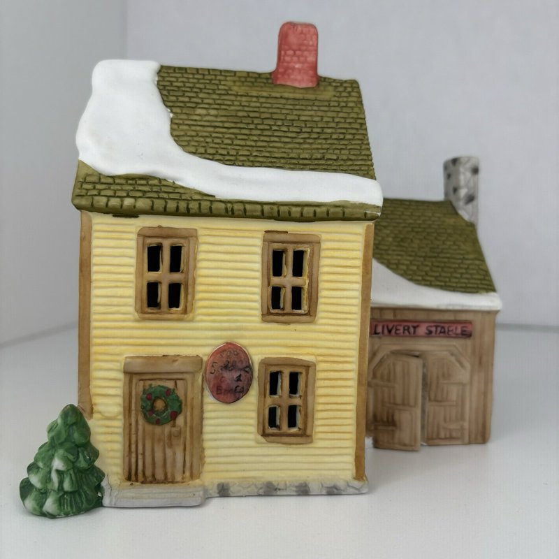 Dept 56 New England Village Livery Stable House Lighted 1986 Ceramic