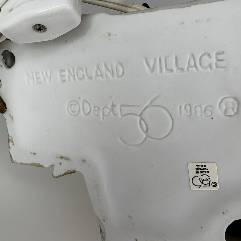 Dept 56 New England Village Livery Stable House Lighted 1986 Ceramic