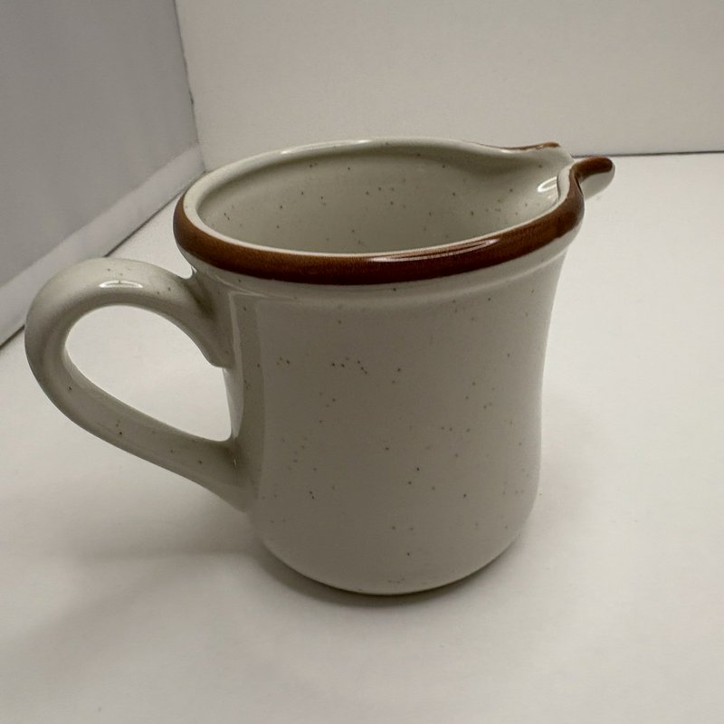 Imperial Stoneware H-1000 Countryside Creamer & Melting Bowl Japan