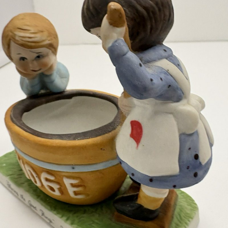 Hershey’s Sharing the Good Things Fudge Figurine Candle Holder JH Schuler