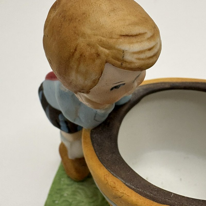 Hershey’s Sharing the Good Things Fudge Figurine Candle Holder JH Schuler