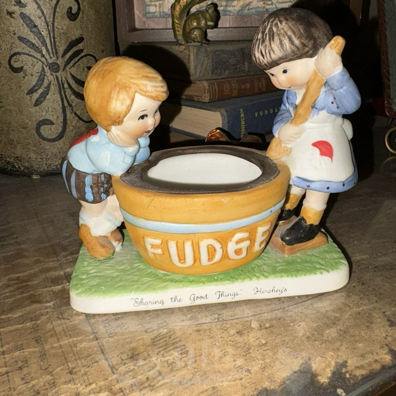 Hershey’s Sharing the Good Things Fudge Figurine Candle Holder JH Schuler