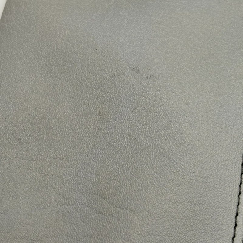 Relic Light Gray Crossbody Bag Adjustable Strap Zipper Pockets Logo Charm