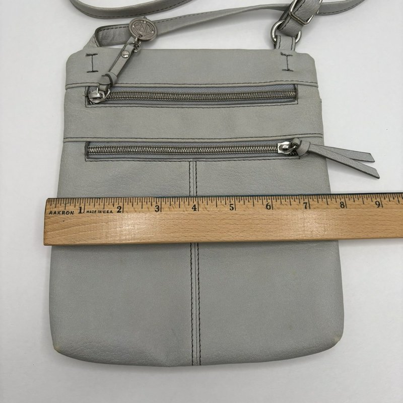 Relic Light Gray Crossbody Bag Adjustable Strap Zipper Pockets Logo Charm