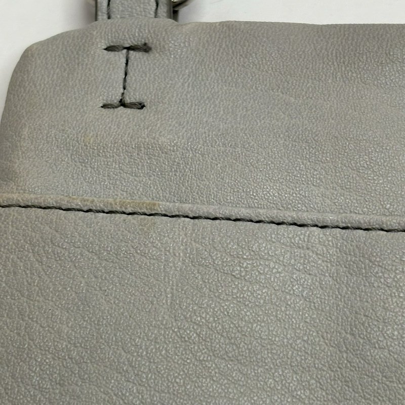 Relic Light Gray Crossbody Bag Adjustable Strap Zipper Pockets Logo Charm