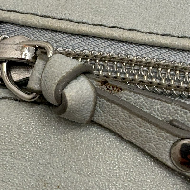 Relic Light Gray Crossbody Bag Adjustable Strap Zipper Pockets Logo Charm