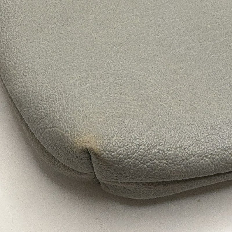 Relic Light Gray Crossbody Bag Adjustable Strap Zipper Pockets Logo Charm