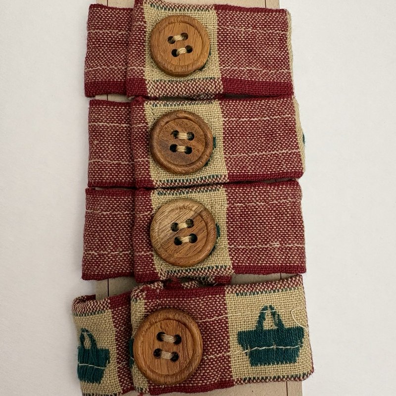 Longaberger Homestead Napkin Rings 8pc Red Basket Fabric Wood Button