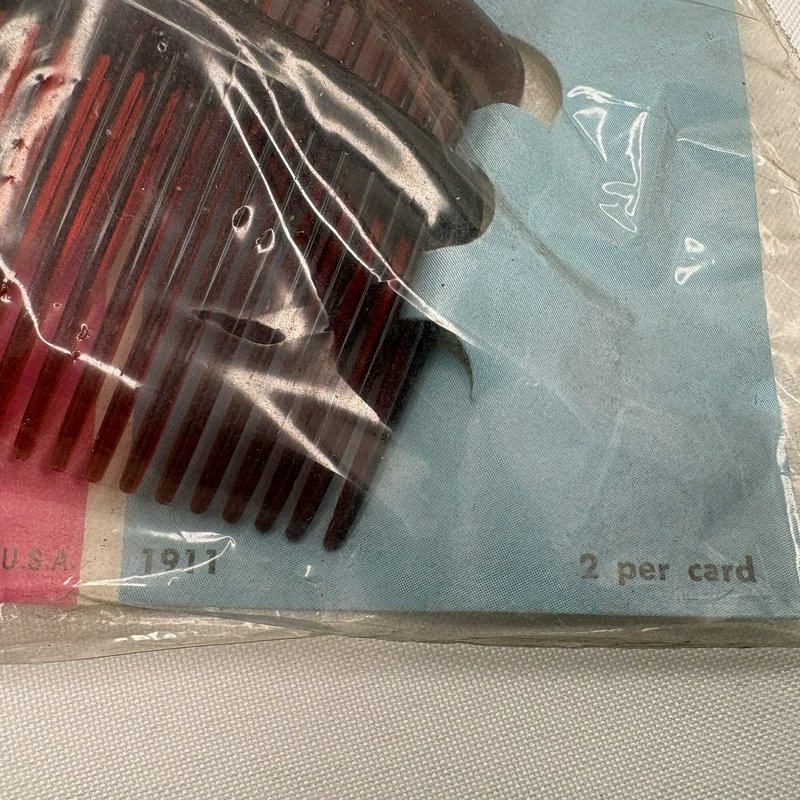 Vintage Holdette 1911 Brown Lucite Combs NOS Sealed Card USA